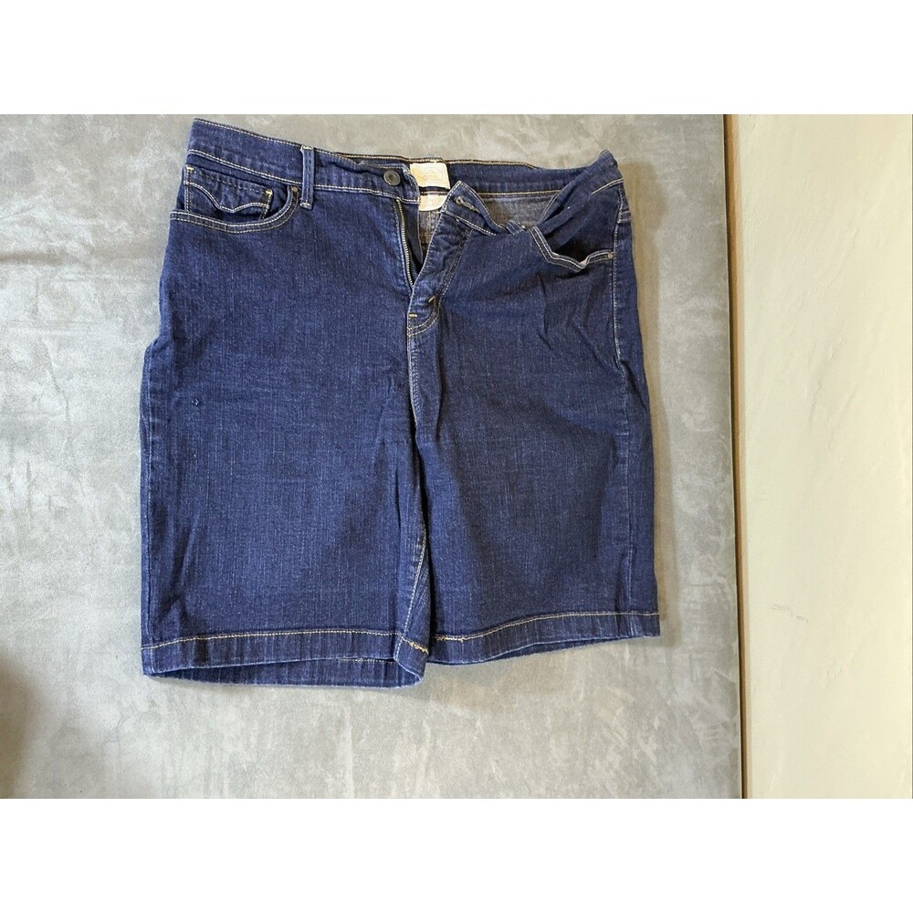 Levi’s Perfectly Slimming 512 Jorts Women’s Denim Shorts 20 Inch